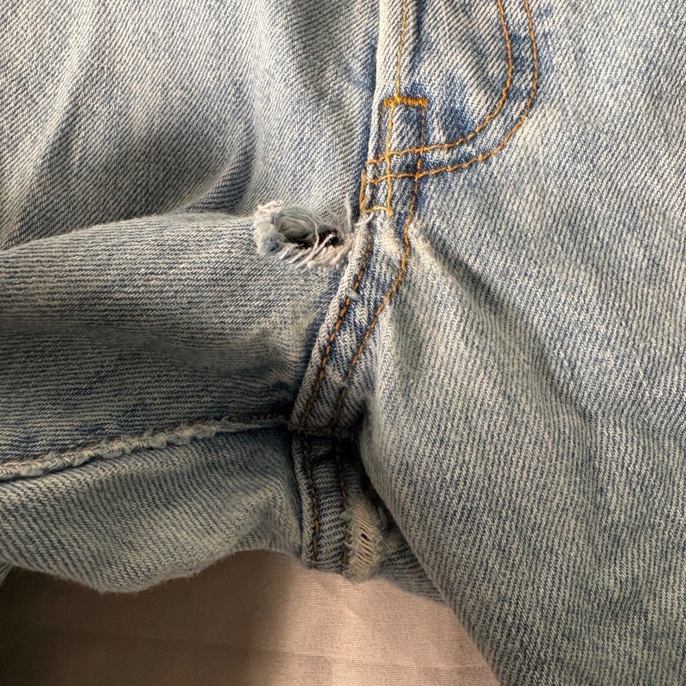 VTG Levis 501 Mens Light Wash Straight Leg Button Fly Distressed Jeans W36 L32 - Picture 4 of 7
